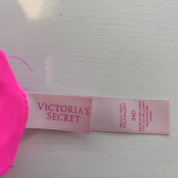 Victoria’s Secret Multi-Way Bra- with removable straps - Picture 4 of 4